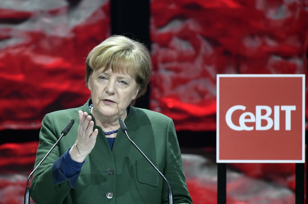 Chanceler alemã Angela Merkel durante abertura da Cebit, em Hanover (Foto: REUTERS/Fabian Bimmer)