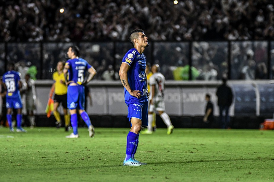 Do choro à fé na salvação: Cruzeiro vai da desolação à reanimação em crer na fuga do Z-4
