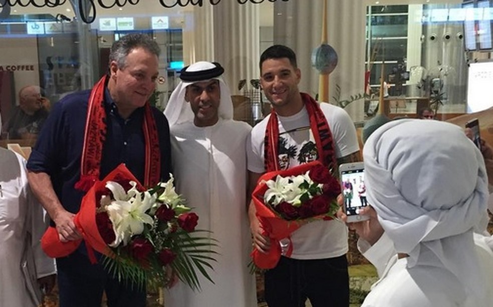 Thiago Neves e Abel Braga Al Jazira Emirados Árabes — Foto: Divulgação