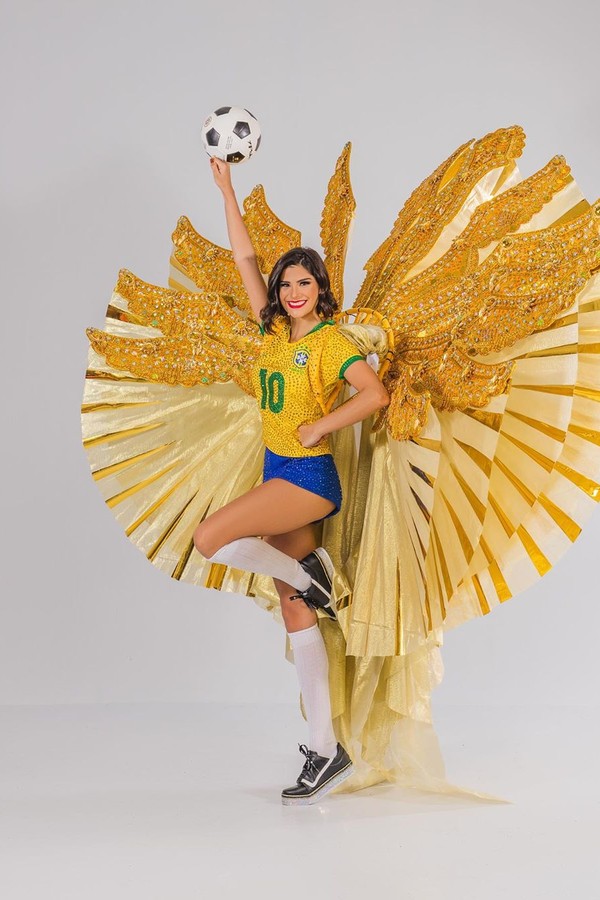 Miss Brasil, @juliahorta, participou do tradicional desfile de Trajes Típicos do Miss Universo (Foto: reprodução)