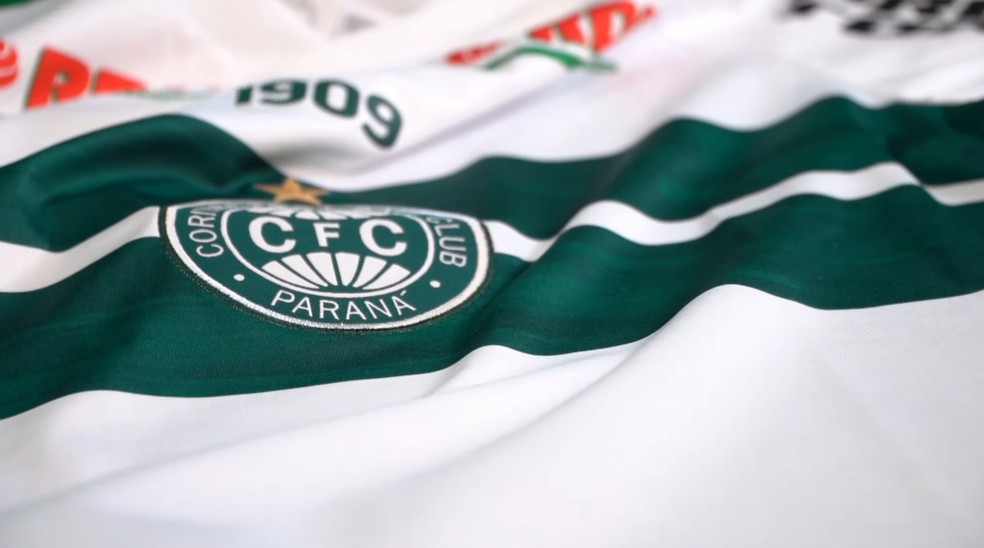 Nova camisa número 1 do Coritiba — Foto: Coritiba