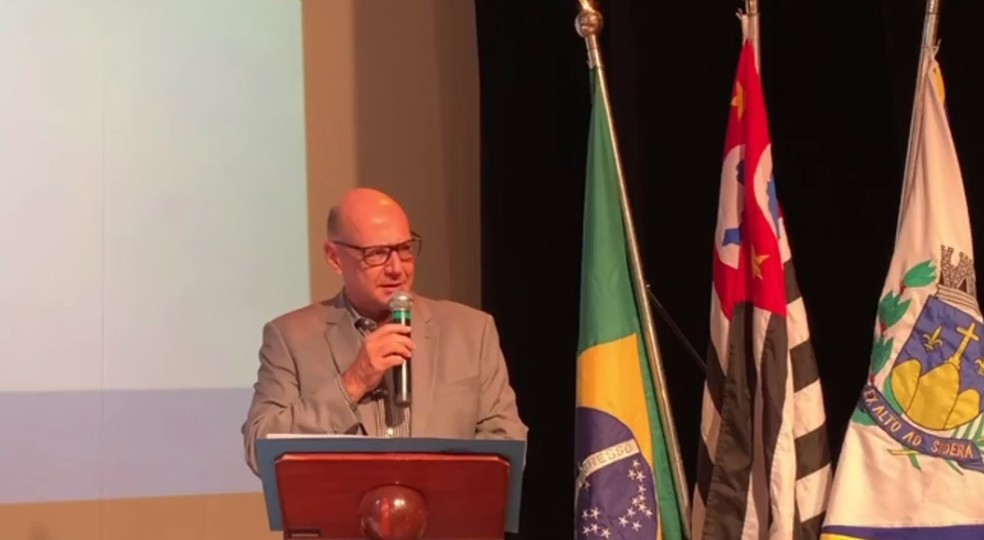Dimas Covas, diretor do Instituto Butantan, em live nas redes sociais da Prefeitura de Serrana (SP) — Foto: Reprodução