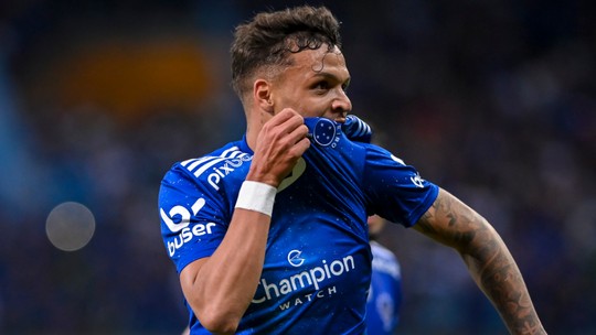 Líder Cruzeiro bate Sport de virada pela Série B