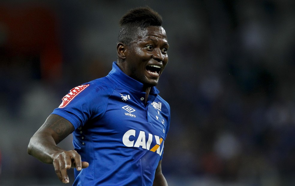 Cruzeiro ainda discute dívida de compra de Riascos — Foto: Washington Alves/Light Press