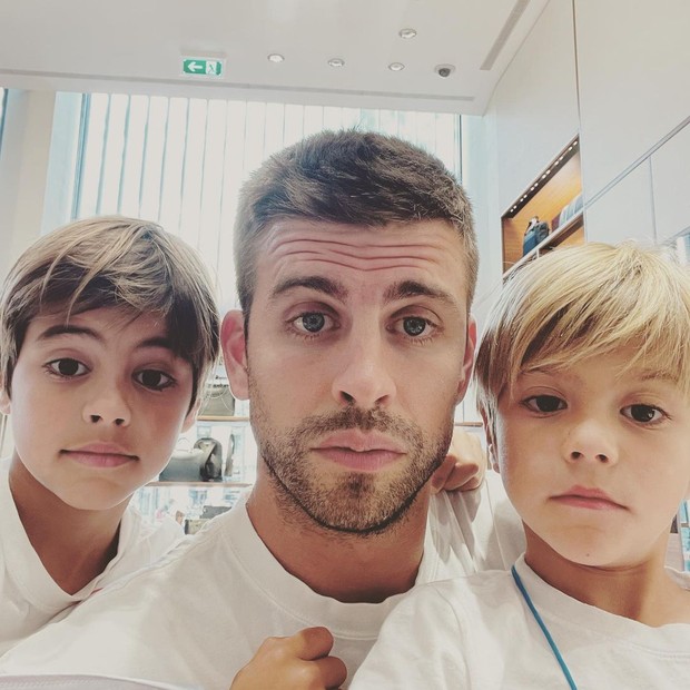 Gerard Piqué, Milan e Sasha (Foto: Reprodução/Instagram)