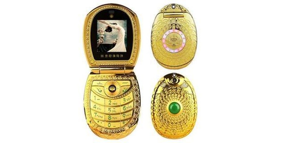 C91 Golden-Buddha Phone tinha como conceito a religião — Foto: Reprodução/YouTube
