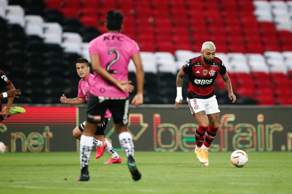 Gabigol na partida contra o Del Valle &mdash; Foto: Staff Images / CONMEBOL