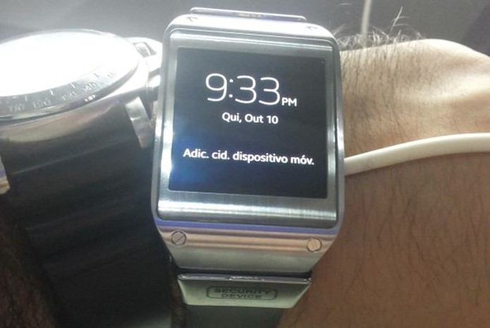 Galaxy Gear foi o primeiro smartwatch lançado pela Samsung (Foto: Divulgação)