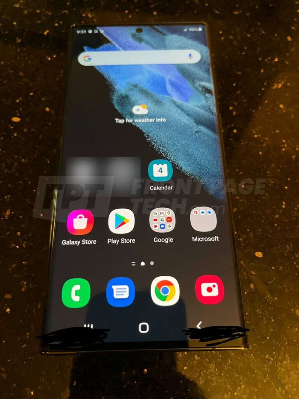 Galaxy S22 Ultra pode ser anunciado no início de 2022 com bordas curvas — Foto: Reprodução/Front Page Tech 