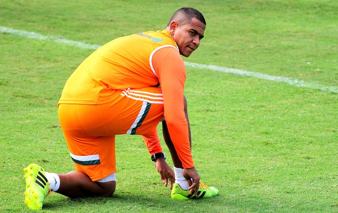 Walter no treino do Fluminense (Foto: Fernando Cazaes / Photocamera)