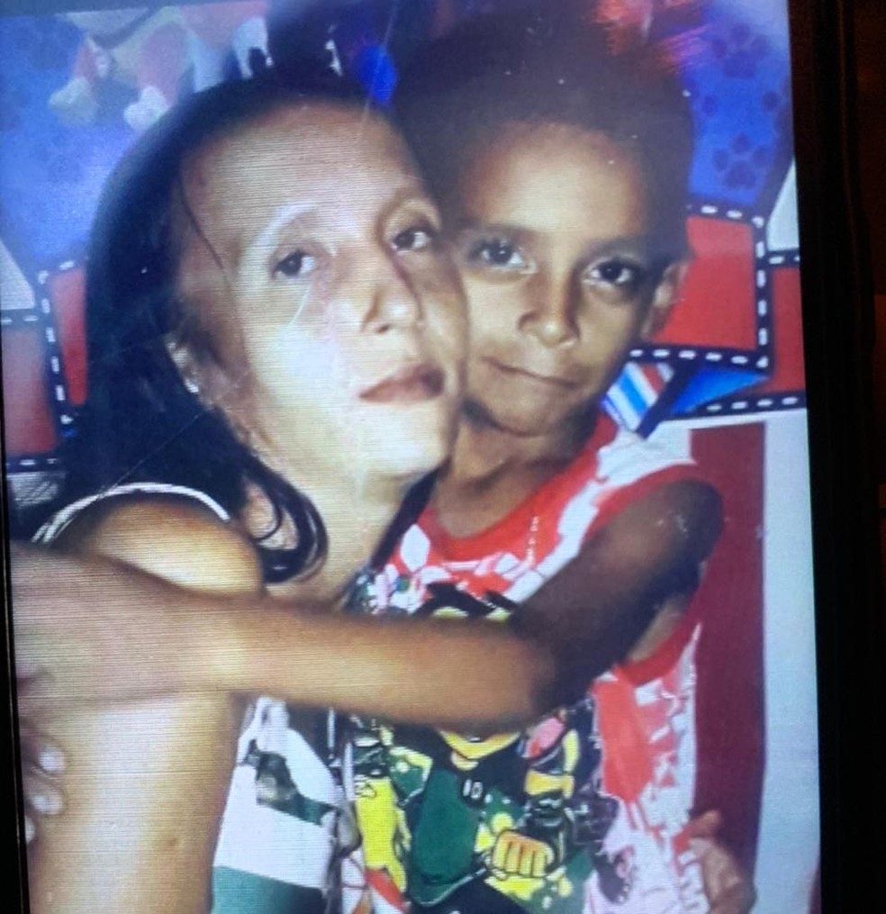 Mãe e filho foram encontrados mortos dentro de loteamento em Porto Velho. — Foto: Reprodução/Arquivo pessoal