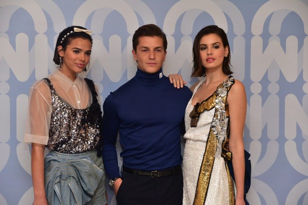 Bruna Marquezine, Klebber Toledo e Camila Queiroz (Foto: Leo Franco/AgNews)