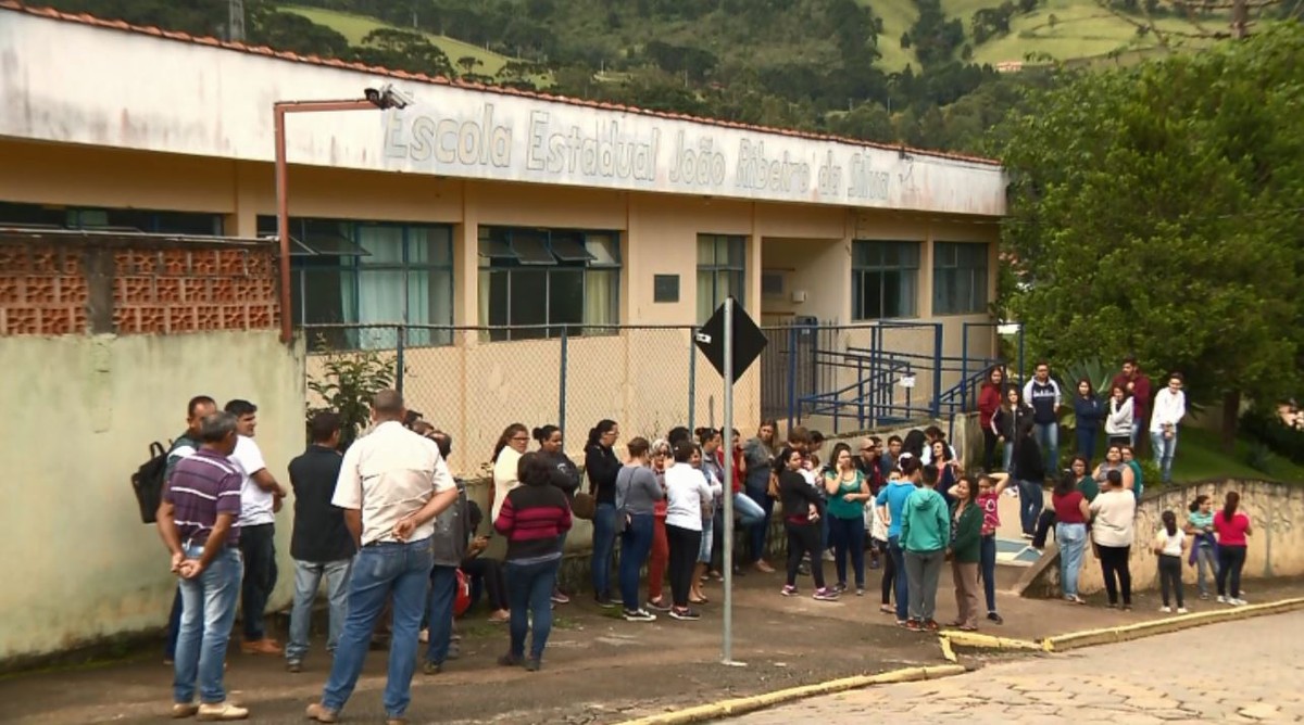 Escola estadual em Gonçalves é interditada após vistoria e laudo da prefeitura Sul de Minas G1