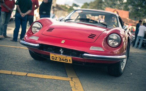 Ferrari Esta Indecisa Sobre Modelo Mais Barato Autoesporte Noticias