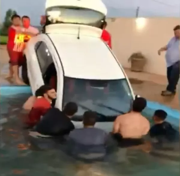Jovem Explica Selfie Com Carro Que Caiu Em Piscina Durante Churrasco Se Nao Registrasse Ninguem Acreditaria Bauru E Marilia G1