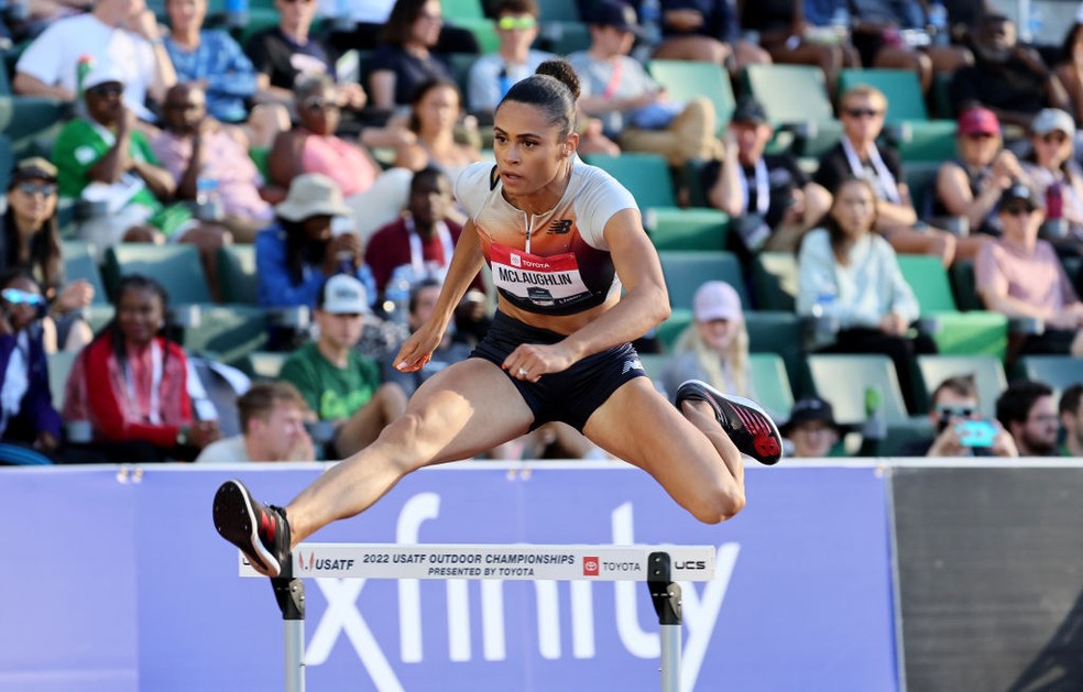 Sydney McLaughlin quebra recorde mundial nos 400m com barreiras — Foto: Andy Lyons/Getty Images