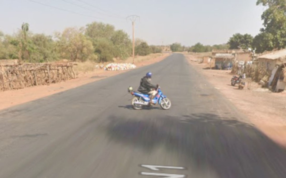 the motorcyclist was hit by a Google Maps car;  The image spreads quickly after the incident of “discovering” the colored tape |  technology