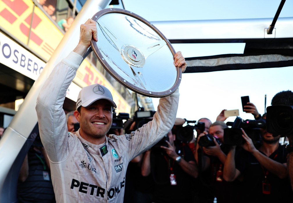 Nico Rosberg comemora a vitória no GP da Austrália de 2016, ano em que foi campeão mundial — Foto: Mark Thompson/Getty Images