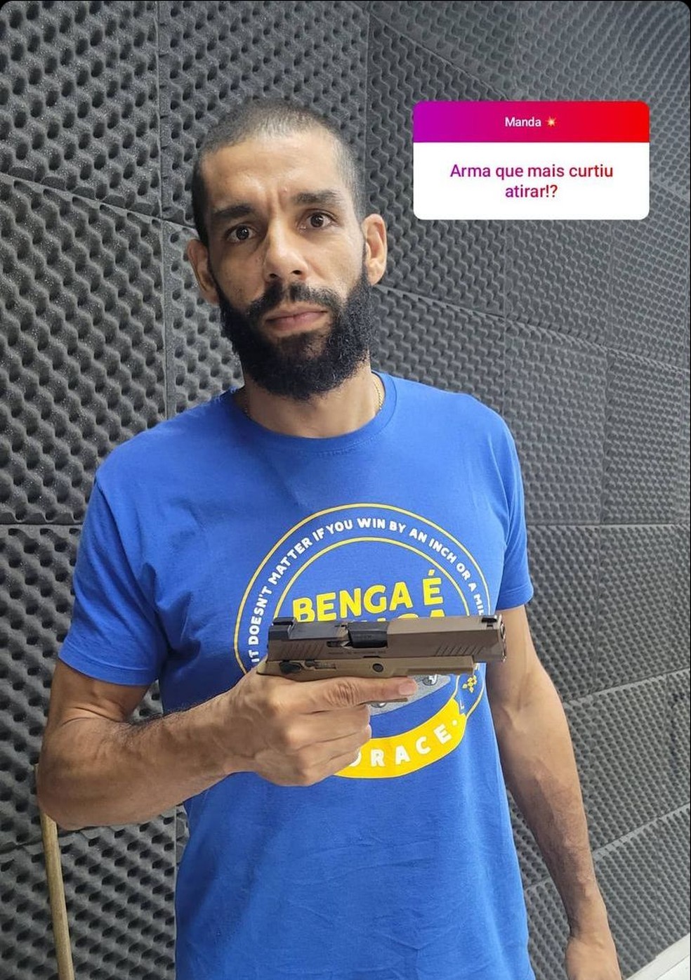 Wallace em clube de tiro — Foto: Reprodução