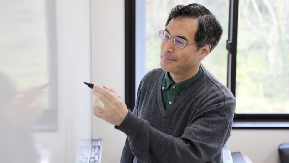 Mochizuki já era reconhecido globalmente na comunidade matemática quando publicou sua demonstração da conjectura abc em 2012 — Foto: Universidade de Kyoto/Raymond Terhune/BBC