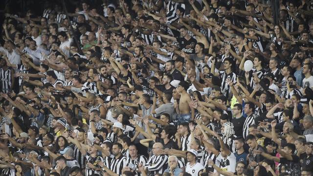 Torcida do Botafogo contra o AtlÃ©tico-MG