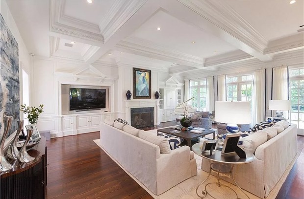 Mariah Carey bought the mansion for $5,560,000 (Photo: Zillow)
