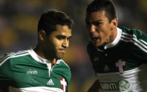 Alan Kardec e Lucio gol Palmeiras (Foto: Cesar Greco / Ag. Estado)