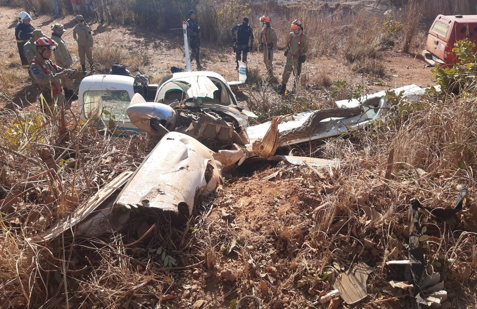Bombeiros socorreram vítimas de queda de avião em MT — Foto: Corpo de Bombeiros