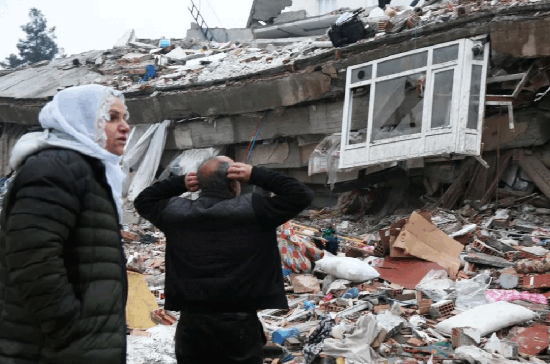 Destruição após terremoto na Turquia