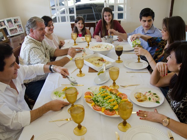A pedido do G1, a rainha Juliana Joi preparou almoço especial para os familiares (Foto: Érico Andrade/G1)
