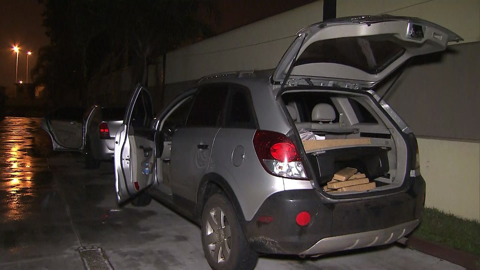 Meia tonelada de maconha foi encontrada em motel — Foto: Reprodução/TV Globo