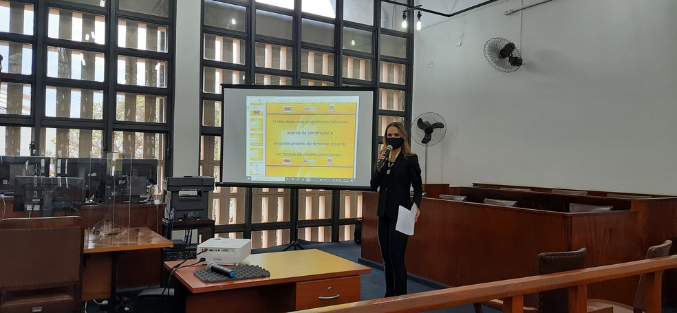 Juíza Ruth Duarte Menegatti apresentou o projeto no Fórum de Adamantina (SP) — Foto: SAP