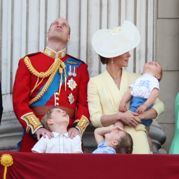 LONDON, ENGLAND - JUNE 08: Catherine, Duchess of Cambridge and Prince William, Duke of Cambridge on the balcony of Buckingham Palace during Trooping The Colour, the Queen's annual birthday parade, on June 08, 2019 in London, England. (Photo by Neil Mockfo (Foto: GC Images)