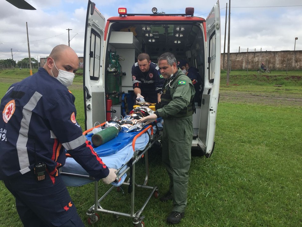 Criança foi encaminhada na tarde desta segunda-feira (6) de Cianorte para Sarandi pelo helicóptero do Samu. (Foto: RPC/Reprodução)