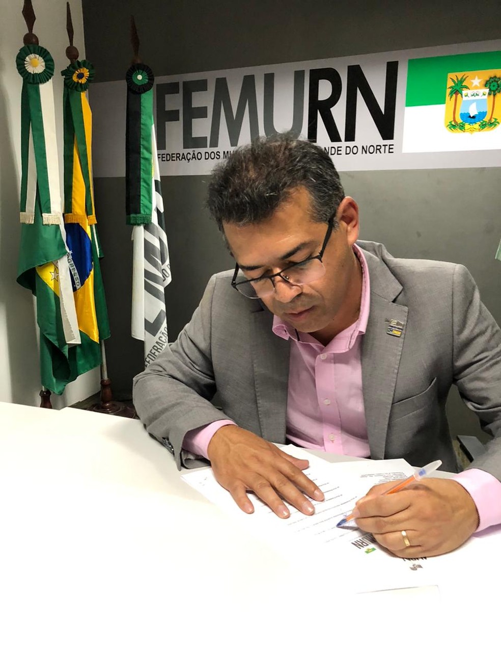 Luciano Santos (MDB), prefeito de Lagoa Nova, é eleito presidente da Femurn — Foto: Divulgação