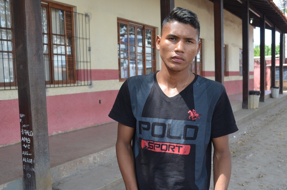 Edivan Júnior sonha em ingressar a carreira policial (Foto: Jorge Abreu/G1)