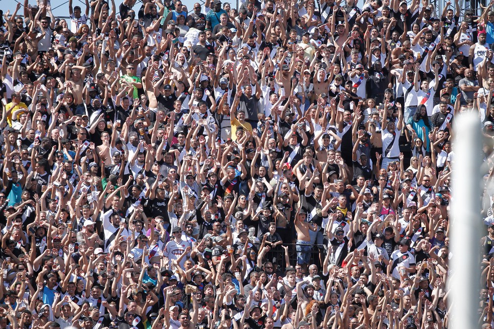 Torcida do Vasco j� esgotou os ingressos para o jogo contra o Crici�ma, no s�bado � Foto: Daniel Ramalho/CRVG