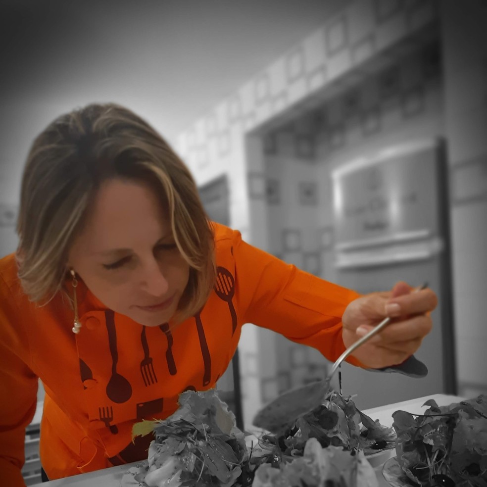Daniela Goulart, proprietária do restaurante Total Cheff, que entrega marmitas na Octogonal, no DF — Foto: Arquivo pessoal