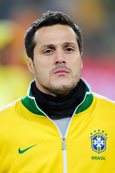 Júlio César, camisa 1 da Seleção Brasileira, no alto de seus 34 anos, ainda faz sucesso e terá a oportunidade, em seu segundo mundial, de mostrar se ele tem uma boa pegada, como goleiro, é claro