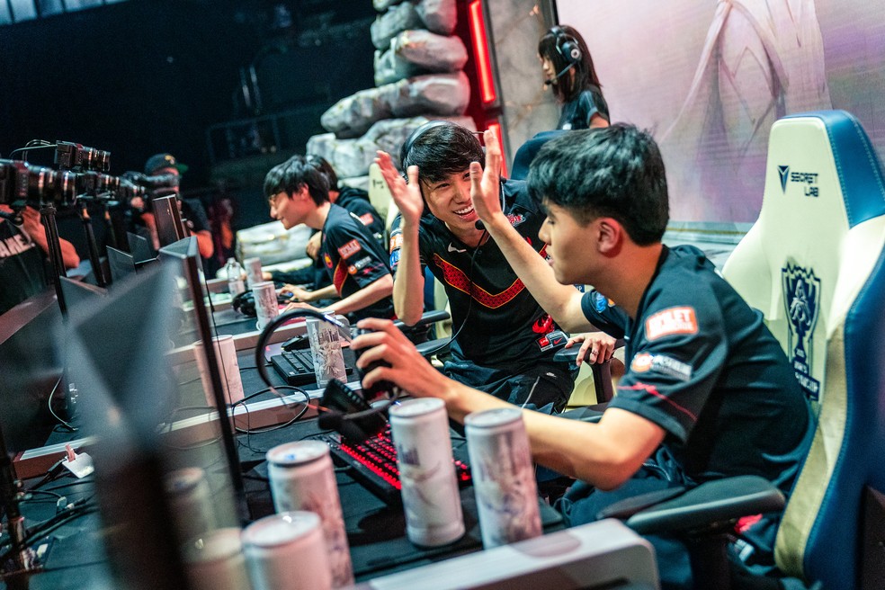 Mundial De Lol 2019 Funplus Phoenix Vence A Invictus E Esta Na Final Mundial De Lol Techtudo