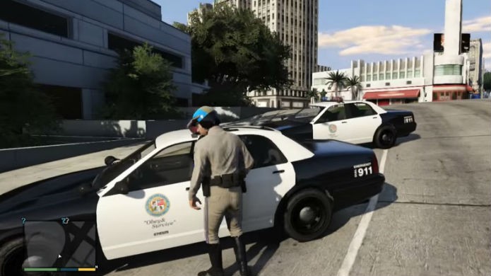 Jogando como policial em GTA 5: roube o carro discretamente (Foto: Reprodução/Thomas Schulze)