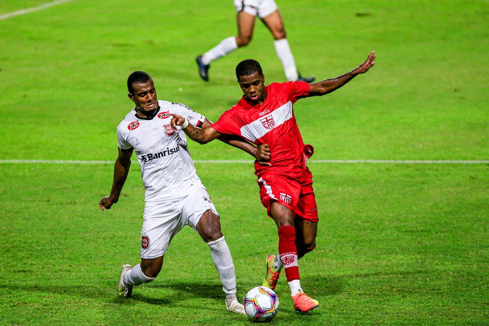 CRB precisou de paciência para superar o Brasil de Pelotas — Foto: Ailton Cruz/Gazeta de Alagoas