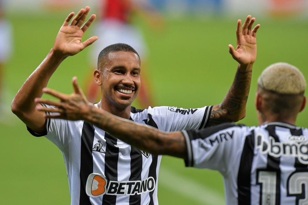 Jair comemora gol marcado em Atlético-MG x Atlético-GO — Foto: Divulgação/Mineirão