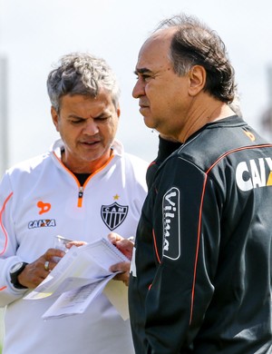 Carlinhos Neves; Marcelo Oliveira; Atlético-MG (Foto: Bruno Cantini/CAM)