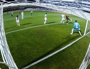 Dupla do Grêmio disputa enquete de defesa mais bonita de setembro