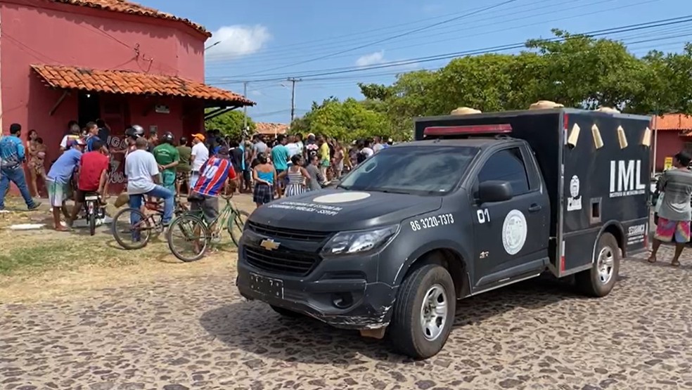 Funcionário de açougue é assassinado a tiros dentro do local de trabalho em Parnaíba, no Piauí — Foto: Tiago Mendes/ TV Clube