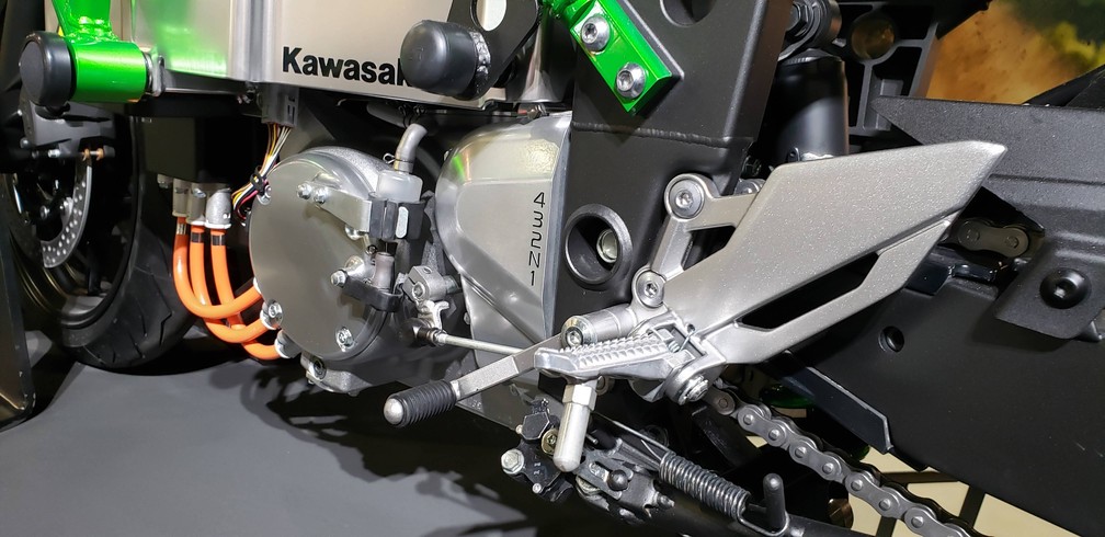 Protótipo da Kawasaki Ninja elétrica, mostrada no Salão de Milão 2019 — Foto: Rafael Miotto/G1 