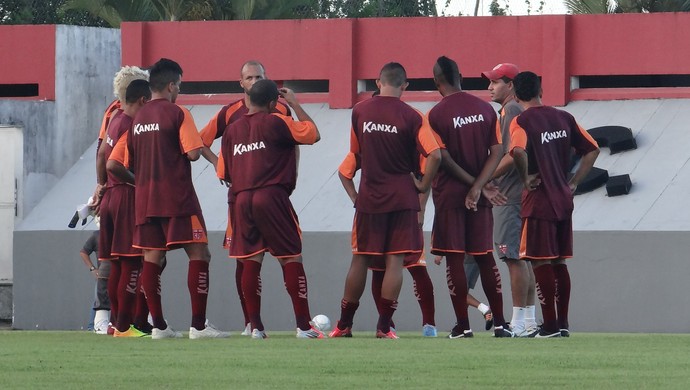 Técnico do CRB aposta em marcação por pressão para anular o São Paulo
