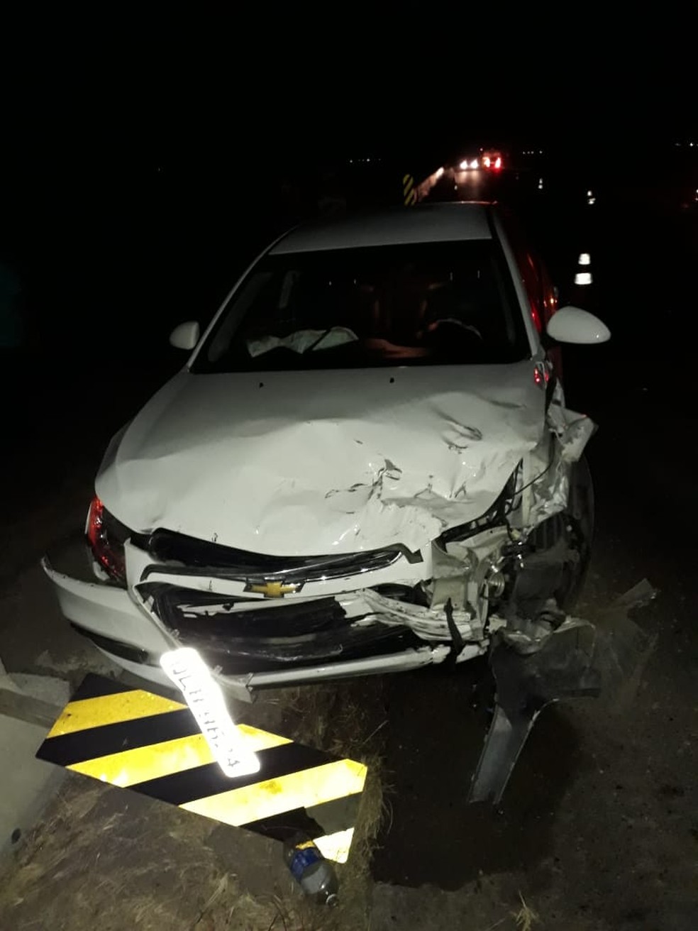 Motorista do Cruze tentou fazer ultrapassagem, mas acertou Gol na rodovia AL-220 — Foto: Ascom/BPTran