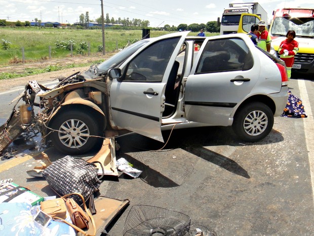 Carro seguia em direção a Cáceres quando ocorreu o acidente (Foto: Arquivo Pessoal)